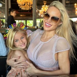 Luciana Salazar Instagram - Mi chiquita ayer cumplió 7 aƱitos šš§š¼. Te amo con todo mi corazón, te deseo toda la felicidad del mundo. Segui brillando con esa almitaš angelada que tenes.
@fournow.amb @andreapasteleria.ba @annier_catering