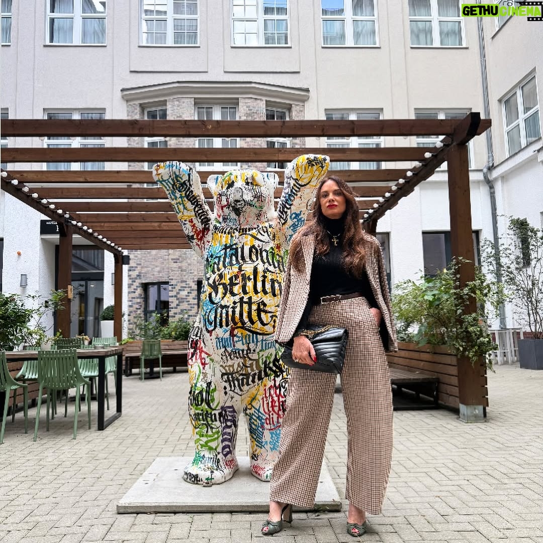 Luíza Brunet - 446 Likes - Berlim cidade viva ,  muito além de histórias tristes. 
Hoje a Alemanha terceira potência mundial. 
Um pouco do que vivemos aqui. 🇩🇪
@gracehajfler
@vanessalapolli 
@alexandrabuchetmannm  obrigada por organizar 💥