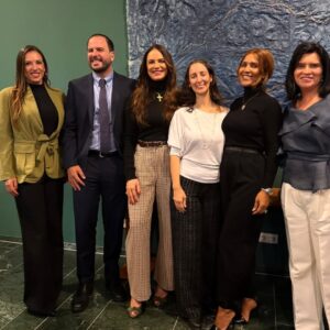 Luíza Brunet Instagram - Berlim cidade viva ,  muito além de histórias tristes. 
Hoje a Alemanha terceira potência mundial. 
Um pouco do que vivemos aqui. 🇩🇪
@gracehajfler
@vanessalapolli 
@alexandrabuchetmannm  obrigada por organizar 💥