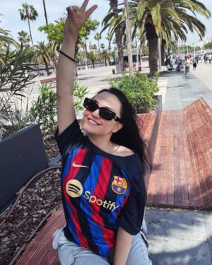 Luiza Rasulova Instagram - Эль-Класико⚽️хисобни неччи қиламиз бугун?🤣
манда тахмин бор камида 3-0 💙Barca❤️фойдасига😉силада тахминла борми? ким қайси футбол клубига мухлисдик қилади👇🏻