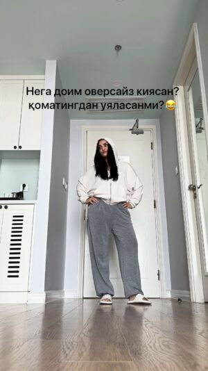 Luiza Rasulova Instagram - Уяламан?🤔