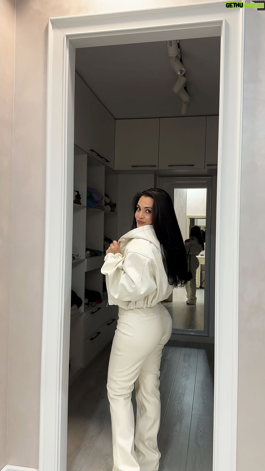 Luiza Rasulova - 94.5K Likes - Распаковка чек🙋🏻‍♀️