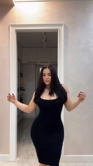 Luiza Rasulova Instagram - 💃🏻🖤