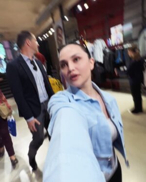 Luiza Rasulova Instagram - Эль-Класико⚽️хисобни неччи қиламиз бугун?🤣
манда тахмин бор камида 3-0 💙Barca❤️фойдасига😉силада тахминла борми? ким қайси футбол клубига мухлисдик қилади👇🏻