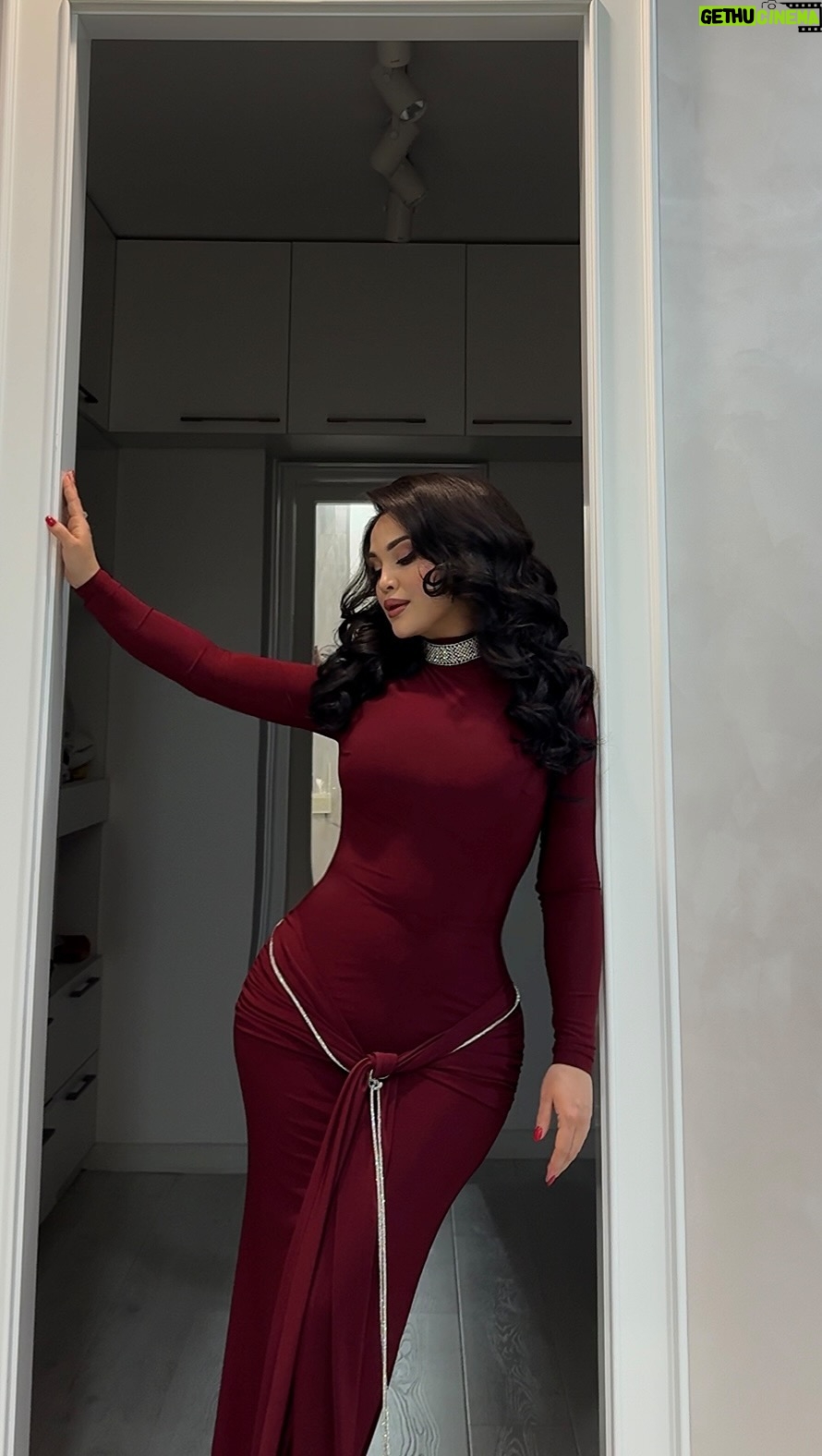 Luiza Rasulova - 44.4K Likes - 💃🏻