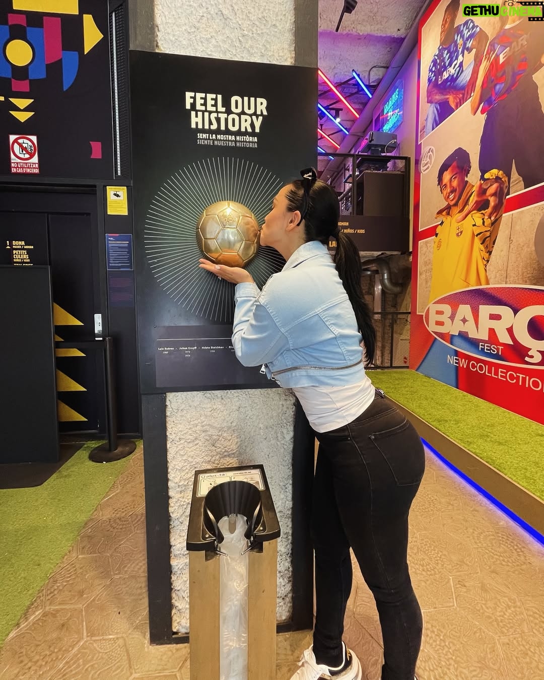 Luiza Rasulova - 34.6K Likes - Эль-Класико⚽️хисобни неччи қиламиз бугун?🤣
манда тахмин бор камида 3-0 💙Barca❤️фойдасига😉силада тахминла борми? ким қайси футбол клубига мухлисдик қилади👇🏻