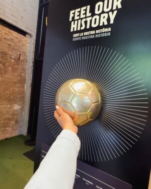 Luiza Rasulova Instagram - Эль-Класико⚽️хисобни неччи қиламиз бугун?🤣
манда тахмин бор камида 3-0 💙Barca❤️фойдасига😉силада тахминла борми? ким қайси футбол клубига мухлисдик қилади👇🏻