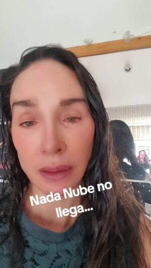 Luly Bossa Instagram - Se me fue mi gato Nube por un hueco en el techo. Me duele mucho. Ya no sé qué más hacer. Sigo orando, pidiendo a Jesús que me lo traiga sabo y salvo. Hay gente q me dice que regresan después de 2 meses. Hay que creer. Amo los gatos. Nunca tuve antes pero es de los descubrimientos más bonitos que he tenido.