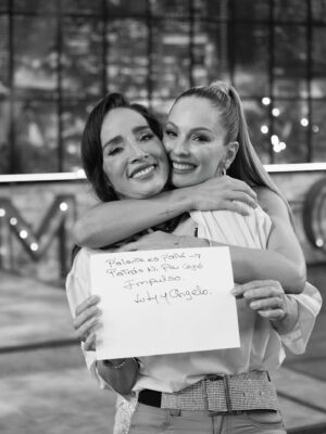 Luly Bossa Instagram - Me puedes pelear toda la vida que igual te voy a amar siempre aunque me digas “ajá pero tú porqué me quieres?” - Porque se me da la gana!
Te quiero y admiro mujer maravillosa!!!
“P’lante es p’alla. P’atrás ni p’cogé impulso” - @lulybossa1 y Angelo! ❤️❤️❤️❤️