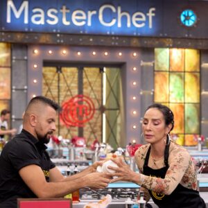 Luly Bossa Instagram - Una semana más en @masterchefcelebrityco 🙌
¡Gracias @pichingohumor, nos salvamos! 😅🩷🙏
@canalrcn