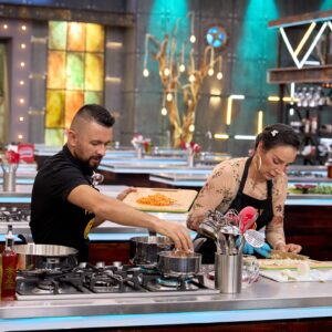 Luly Bossa Instagram - Una semana más en @masterchefcelebrityco 🙌
¡Gracias @pichingohumor, nos salvamos! 😅🩷🙏
@canalrcn