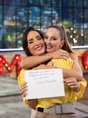 Luly Bossa Instagram - Me puedes pelear toda la vida que igual te voy a amar siempre aunque me digas “ajá pero tú porqué me quieres?” - Porque se me da la gana!
Te quiero y admiro mujer maravillosa!!!
“P’lante es p’alla. P’atrás ni p’cogé impulso” - @lulybossa1 y Angelo! ❤️❤️❤️❤️