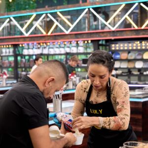 Luly Bossa Instagram - Una semana más en @masterchefcelebrityco 🙌
¡Gracias @pichingohumor, nos salvamos! 😅🩷🙏
@canalrcn