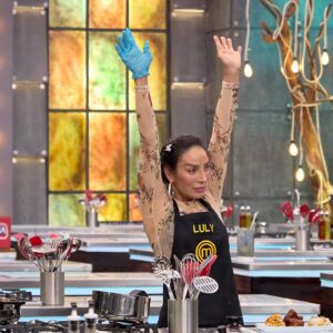 Luly Bossa Instagram - Una semana más en @masterchefcelebrityco 🙌
¡Gracias @pichingohumor, nos salvamos! 😅🩷🙏
@canalrcn