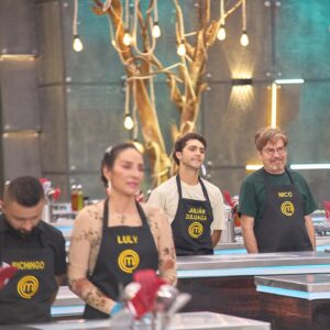 Luly Bossa Instagram - Una semana más en @masterchefcelebrityco 🙌
¡Gracias @pichingohumor, nos salvamos! 😅🩷🙏
@canalrcn