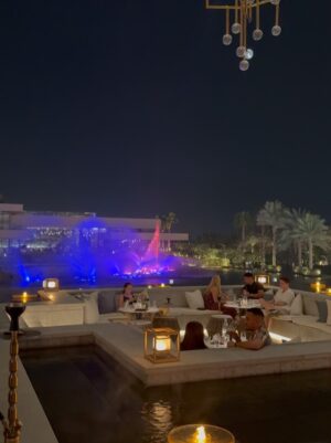 Lungelo Mpangase Instagram - Cloud 9 is cute, but CLOUD 22 has views like this ✨🍸🌌 

P.S. I had show proof of my age😅 but we are within
#travel #dubai