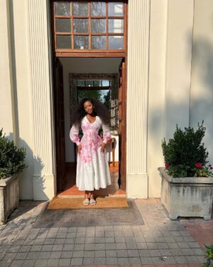 Lungelo Mpangase Instagram - Happy Sunday beloved 🌸🌸🌸
Met a pretty girl named Lisa💕