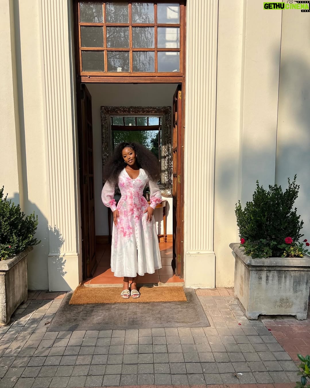 Lungelo Mpangase - 44K Likes - Happy Sunday beloved 🌸🌸🌸
Met a pretty girl named Lisa💕