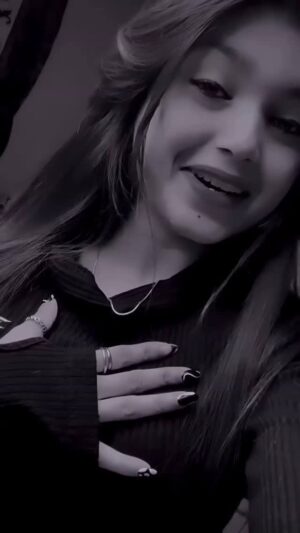 Maahi Instagram - Je tu ankhiyaan de samne…🥺👉🏻🖤 @maahi___xlx 
#x___maahi