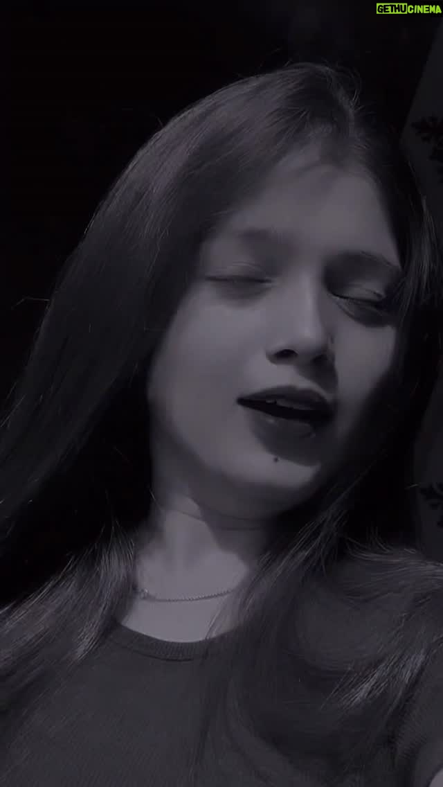 Maahi - 61.9K Likes - Jaan t ek din jani ve sajna…❤️😌 @x___maahi 
#x___maahi