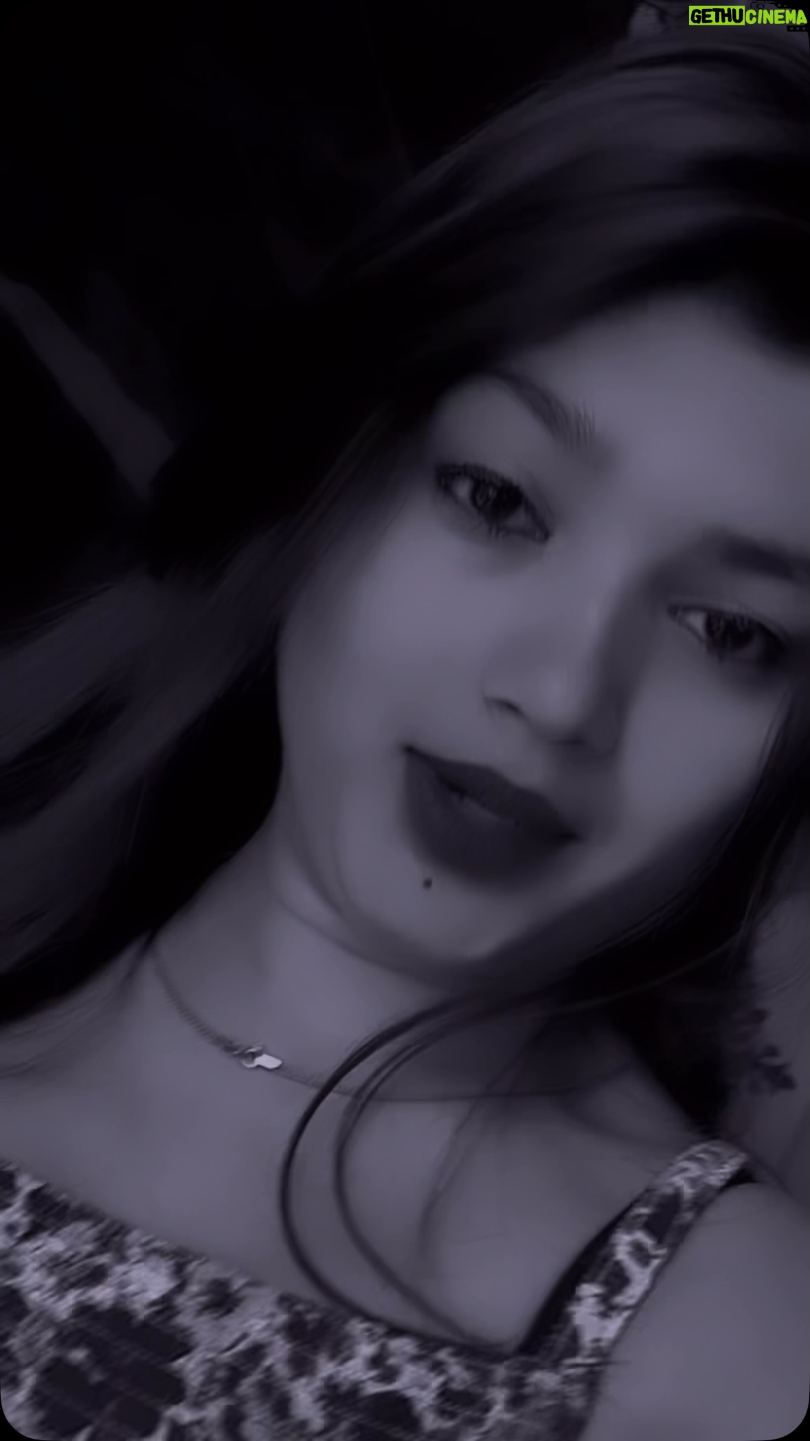 Maahi - 189.7K Likes - Jaan thodi de denge…💔😌 @x___maahi 
#x___maahi