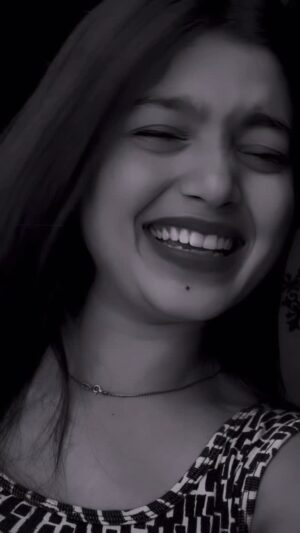 Maahi Instagram - Sone pave mil jaan lakh ni…❤️🐣 @x___maahi 
#x___maaahi