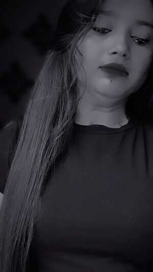 Maahi Instagram - Meri jagha to dedi kisi ko…🥺💔 @x___maahi 
#x___maahi