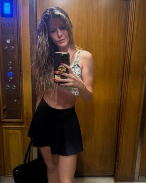 Mabel Moreno Instagram - Selfish š por estos dĆas de costa y mĆ”sā¦
