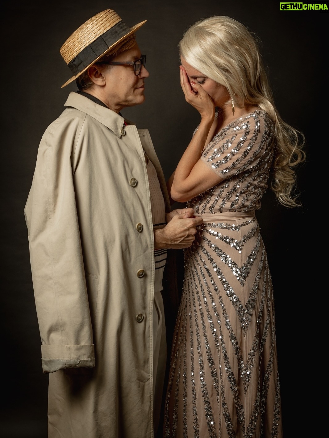 Macarena Gómez - 3 Likes - 🎭✨ ¡A SÓLO TRES DÍAS DEL ESTRENO DE “YO, CAPOTE” 🎭✨

Una nueva producción teatral que nace de la pasión y el talento colectivo ♥️

📍 Teatros Luchana (C/ Luchana 38, Madrid)
🗓️ Sábados 22:30h
13, 20, 27 sept. · 4, 12, 18, 25 oct. - 1 nov.

🔹 Dirección: Manuel M. Velasco
🔹 Dramaturgia: Dámaso Conde
🔹 Intérpretes: Dámaso Conde · Jorge Monje · Macarena Gómez (audiovisuales)

✨ Producción: Macarena Gómez & Yolanda Puga
🎬 Productoras: Cilantro Films · Yolanda Puga Producciones

👁️ Equipo creativo:
Música · Pablo P. García
Luces · Belén Abarza
Escenografía · Paula Pérez
Vestuario · Margarita [apellido pendiente]
Audiovisuales · Ángel Pazos
Cartel · Claudia Cobos
Fotografía · Isabel Méndez
Realización · Ricardo Salas, Fernando González, Eva Nilsen
Ayudantía de dirección · Jorge Silvestre
Sala de ensayos · Sojo Teatro

🎟️ Entradas disponibles en @teatrosluchana 

#YoCapote #TeatroMadrid #TeatrosLuchana #CulturaMadrid #TeatroContemporáneo #ArtesEscénicas #TeatroActual #MadridCultural #ArteVivo #CulturaQueInspira #NuevasProducciones #MadridEsCultura #PlanesMadrid #AgendaCultural #NocheEnMadrid #MadridLifestyle #VivirElArte