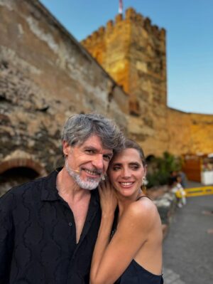 Macarena Gómez Instagram - Fuengirola… Vamos a por una nueva noche de comedia con @nachoguerreros 🎭
#LaNocheEsComedia #Calahorra #HumorEnVivo #smile #humor #agosto #happiness #comedia #risas #nochesdeverano #macarenagomez #fuengirola #nachoguerreros
