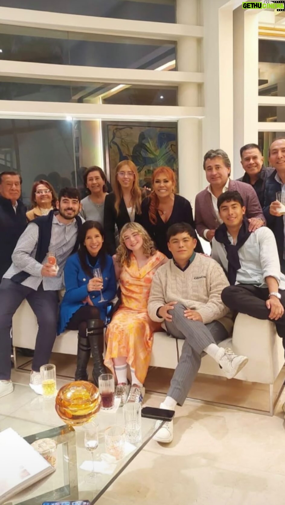 Magaly Medina - 78.1K Likes - Nada mejor que nuestra música peruana para darle la bienvenida a nuestro sobrino @diegomedina_18 y a sus amigos💃🎶 #peru #bienvenida #magalymedina #monday #family