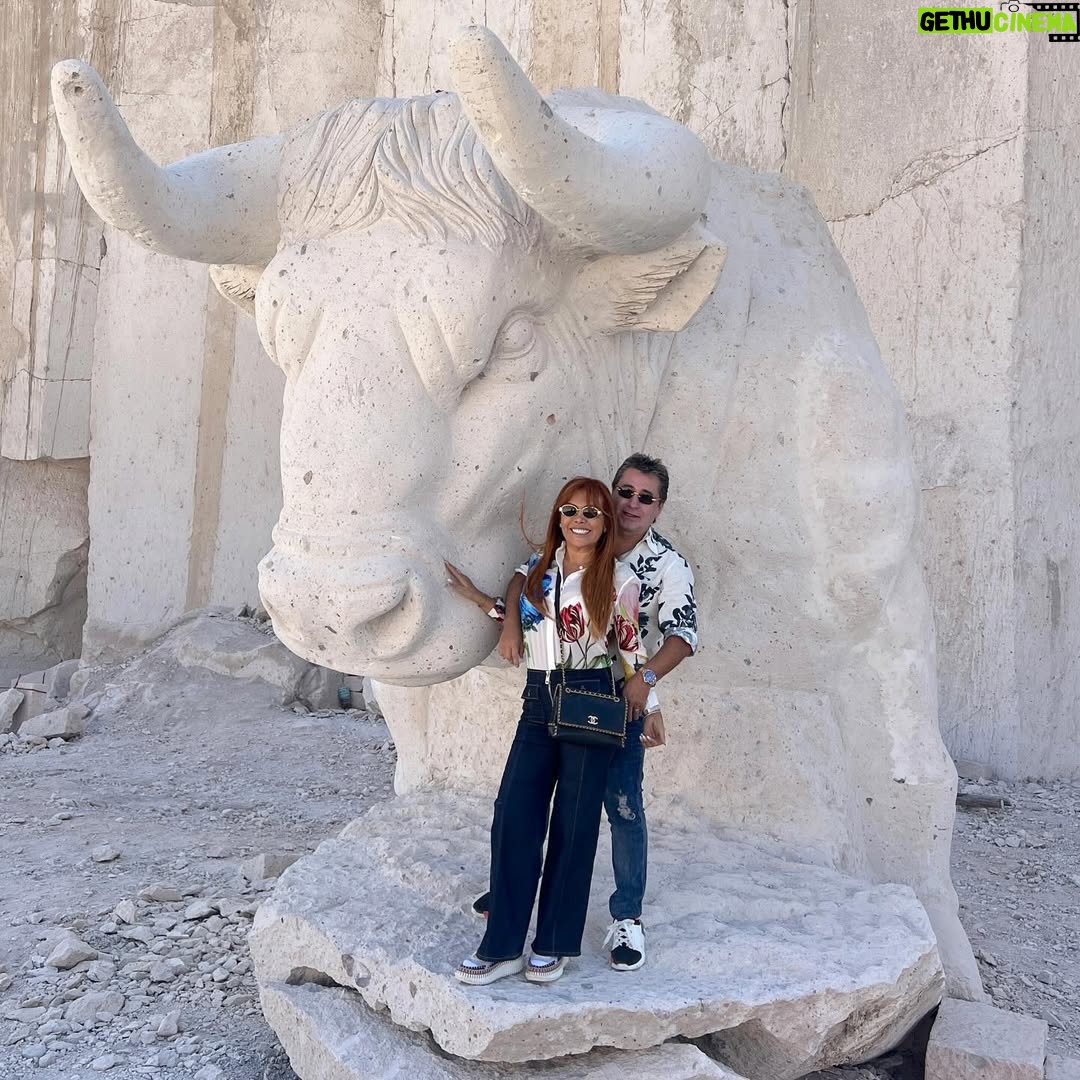 Magaly Medina - 51.1K Likes - Amo Arequipa, su historia, su comida, su volcán y sobre todo, su gente. Aquí algunas postales de 24 maravillosas horas que mi familia y yo pasamos allí ¡Hasta la vista Arequipa! 🗻🥰 #peru #arequipa #aqp #familytrip #familia #magalymedina