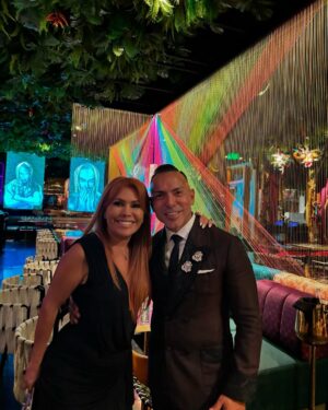Magaly Medina Instagram - Luego de las reuniones de trabajo me di tiempo para disfrutar junto a mi familia y amigos 🥰 ¡Gran inicio de semana! #miami #family #trip #weekend #friends #experiencias #amigos #magalymedina