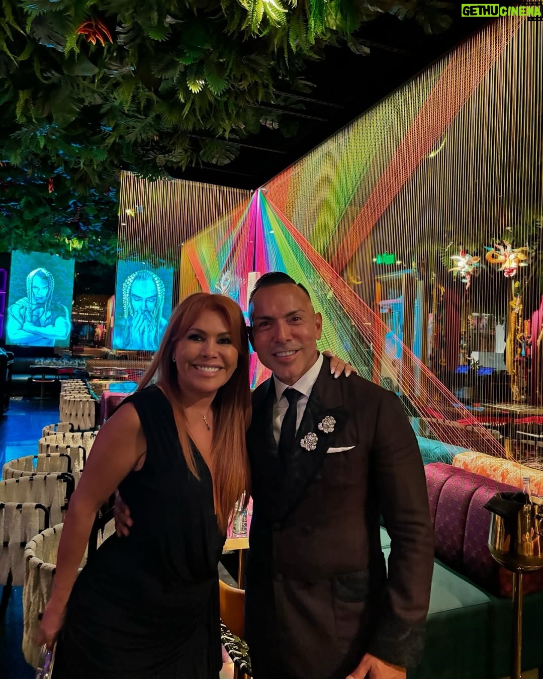 Magaly Medina - 36.6K Likes - Luego de las reuniones de trabajo me di tiempo para disfrutar junto a mi familia y amigos 🥰 ¡Gran inicio de semana! #miami #family #trip #weekend #friends #experiencias #amigos #magalymedina