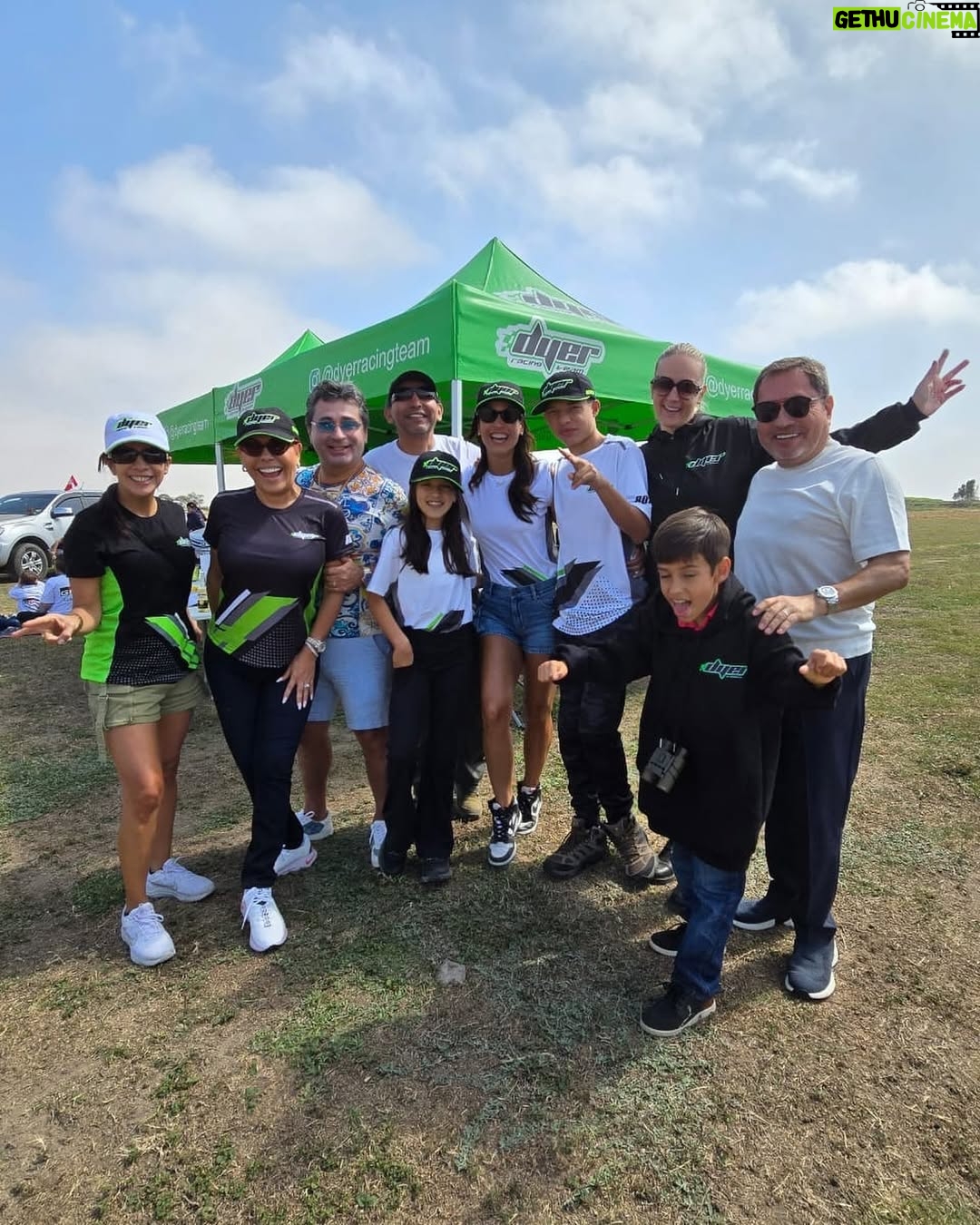 Magaly Medina - 35.7K Likes - #photodump Rally en Pisco apoyando a @dyerracingteam 

1) Mi compañero de aventuras 
2) La barra brava de los Samueles
3) Buscando una mejor vista 
4) Un admirador del programa
5) Con Pia y mi cuñada Ursula
6) Gracias a nuestros fans
7) Con mi ❤️
8) Aprovechando los ultimos rayos de sol

#trip #peru #pisco #magalymedina #weekend #friends #family #love