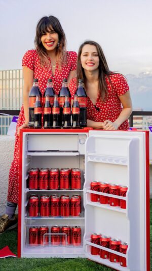 Magdalena Müller Instagram - ¡CONCURSO! 💖✨
Gana premios con tu mejor Paya y Coca-Cola Zero! 😱😱 Celebremos la Magia del 18 🇨🇱
 
¡Es muy fácil! Solo debes:
 
1.⁠ ⁠Seguir a @cocacola_cl
2.⁠ ⁠⁠Escribir tu paya dieciochera usando la palabra “Coca-Cola Zero Azúcar” en los comentarios de este reel
3.⁠ ⁠Y ya estarás participando por los siguientes premios:
 
Primer Lugar 🏆
1 cooler grande, 1 mini parrilla, 1 Gift Card 300 mil pesos y Coca-Cola Zero Azúcar
Segundo Lugar 🏅
1 cooler chico, 1 mini parrilla, 1 Gift Card 150 mil pesos y Coca-Cola Zero Azúcar
Tercer Lugar 🎖️
1 mini cooler, Gift Card 50 mil pesos y Coca-Cola Zero Azúcar
 

Si compartes este reel en tu historia tienes más posibilidades de ganar 🕺🏻💃🏻
 
Concurso válido hasta el 15 de Septiembre.
T&C en el link de nuestra bio.

#CocaColaZeroAzucar #FiestasPatrias