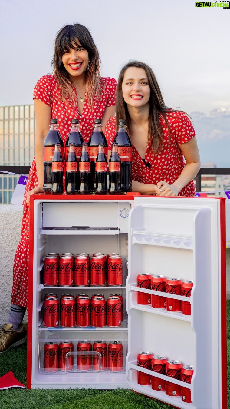 Magdalena Müller - 5.6K Likes - ¡CONCURSO! 💖✨
Gana premios con tu mejor Paya y Coca-Cola Zero! 😱😱 Celebremos la Magia del 18 🇨🇱
 
¡Es muy fácil! Solo debes:
 
1.⁠ ⁠Seguir a @cocacola_cl
2.⁠ ⁠⁠Escribir tu paya dieciochera usando la palabra “Coca-Cola Zero Azúcar” en los comentarios de este reel
3.⁠ ⁠Y ya estarás participando por los siguientes premios:
 
Primer Lugar 🏆
1 cooler grande, 1 mini parrilla, 1 Gift Card 300 mil pesos y Coca-Cola Zero Azúcar
Segundo Lugar 🏅
1 cooler chico, 1 mini parrilla, 1 Gift Card 150 mil pesos y Coca-Cola Zero Azúcar
Tercer Lugar 🎖️
1 mini cooler, Gift Card 50 mil pesos y Coca-Cola Zero Azúcar
 

Si compartes este reel en tu historia tienes más posibilidades de ganar 🕺🏻💃🏻
 
Concurso válido hasta el 15 de Septiembre.
T&C en el link de nuestra bio.

#CocaColaZeroAzucar #FiestasPatrias