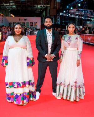 Mahder Assefa Instagram - መልካም አዲስ እመት🌼🌼🌼🌼 Toronto Film Festival. @tiff_net @kidist.yilma.9843 @meme_de_one thank you @yohannessisters