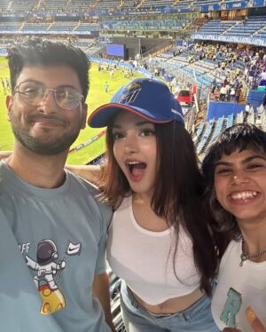 Mahek Syed Instagram - Just another MIpaglu 🎀🫢
.
.
.
.
#csk #mumbaiindians💙 #ipl #ipl2025 #dhoni #rohitsharma #mi #explorepage✨#rcb