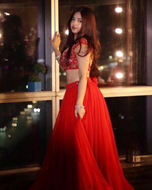 Mahek Syed Instagram - Felt like a Disney Princess 👑✨

#diwali2024 #diwali #explorer #godlike #mizoplays