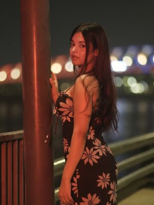 Mahek Syed Instagram - What am I thinking about? 💭

📸: @kaushal_._06 
.
.
.
.
#nightphotography #mizoplays #mizoislive #explore #godlike #gamer