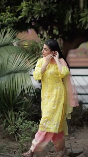 Mahi Sharma Instagram - 🧿♥️
.
Outfit @blessing_fashion_shop
Makeup @sudhirmakeup
Photoghraphy @harjeetsingh.photography
.
.
#mahisharma #itsmahisharma #trending #punjabisongs #reels #instagram #punjabisuits #newsong #post