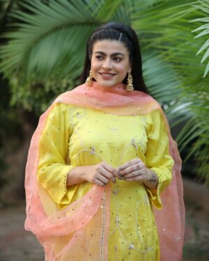 Mahi Sharma Instagram - 🤍
.
Outfit @blessing_fashion_shop
Makeup @sudhirmakeup
Photoghraphy @harjeetsingh.photography
.
#mahisharma #itsmahisharma #punjabisongs #punjabiartists #reels #instagram #trending #newsong