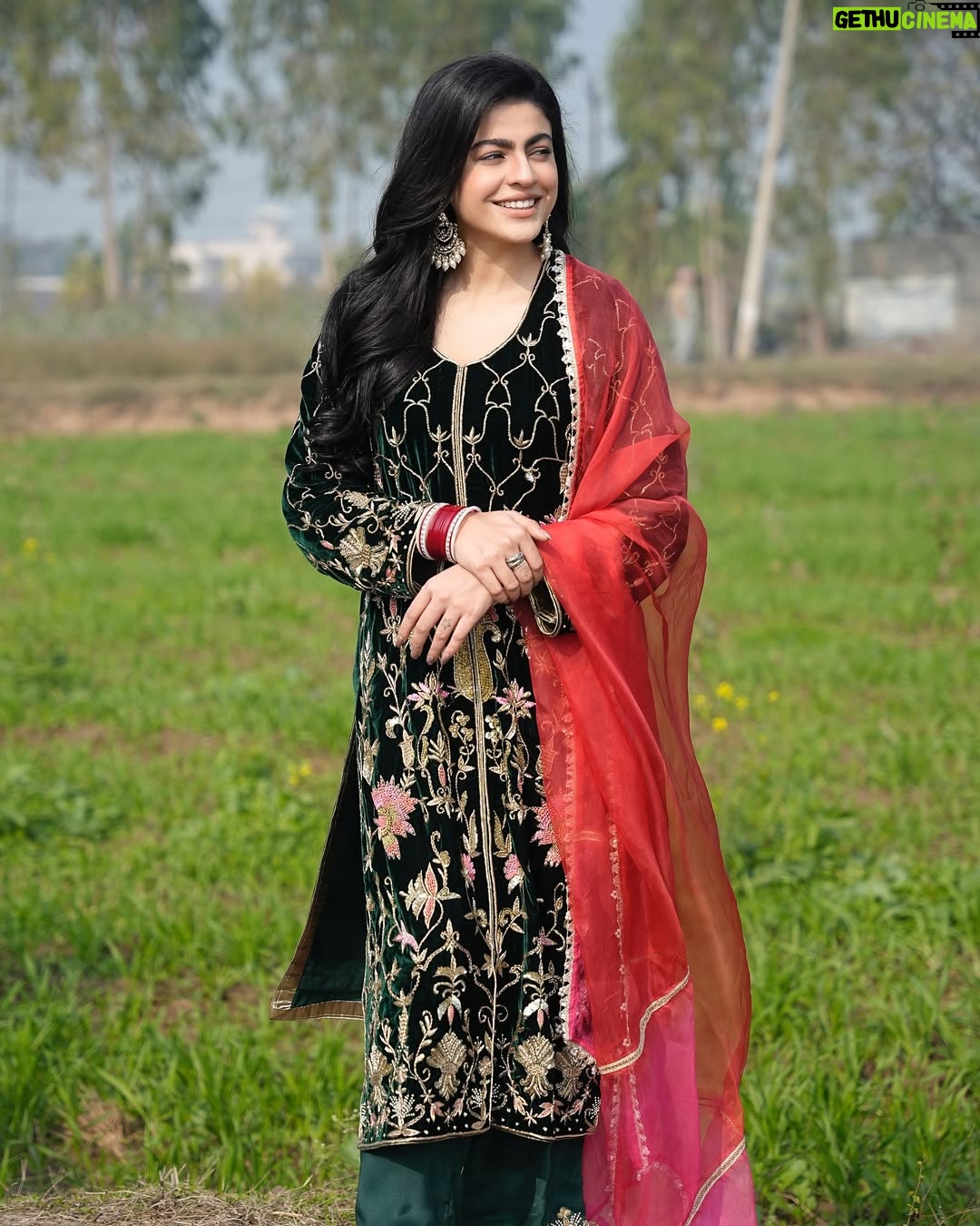 Mahi Sharma - 216.3K Likes - ♥️
.
Outfit @theladyscouture 
.
#mahisharma #itsmahisharma #punjabisongs #reels #instagram #trending #punjabisuits #gulabsidhu