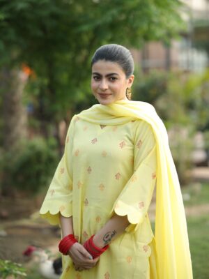 Mahi Sharma Instagram - ਪੰਜਾਬ ♥️
.
Outfit @blessing_fashion_shop
Makeup @sudhirmakeup
Photoghraphy @harjeetsingh.photography
.
#mahisharma #itsmahisharma #punjabisongs #punjabiartists #reels #instagram #trending #post #punjabisuits