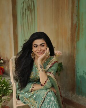 Mahi Sharma Instagram - NAAG BAN K RAHO
.
Outfit @absupinderkhaira
Jewellery @glamutsav
.
#mahisharma #itsmahisharma #punjabisongs #trending #post #instagram #punjabisuits #punjabisongs