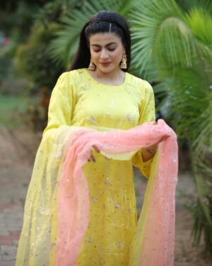 Mahi Sharma Instagram - 🤍
.
Outfit @blessing_fashion_shop
Makeup @sudhirmakeup
Photoghraphy @harjeetsingh.photography
.
#mahisharma #itsmahisharma #punjabisongs #punjabiartists #reels #instagram #trending #newsong