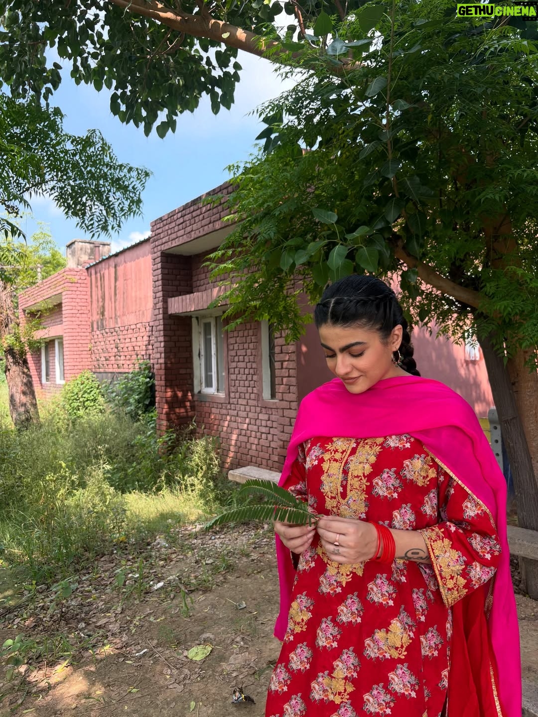 Mahi Sharma - 117.9K Likes - 🤍💯
.
Outfit @reshmitandan 
Makeup @sudhirmakeup 
.
.
#mahisharma #itsmahisharma #punjabisongs #punjabiartists #reels #trending #post #punjabisuits