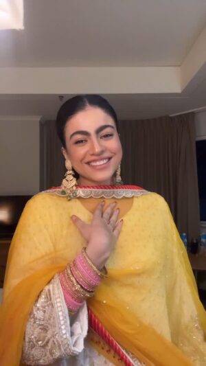 Mahi Sharma Instagram - THANKYOU SO MUCH PERTH #2025
#perth
.
Outfit @vintage_vista_by_inder
Jewellery @jewelsbyavi
.
.
#mahisharma #itsmahisharma #punjabisongs #reels #instagram #trending #mela2025