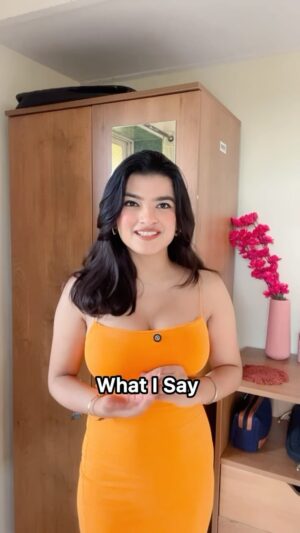 Mahima Seth Instagram - Ye Parents kuch bhi assume krlete hai 💀
.
.
.
.
.
.
.
.
.

.
Indian Parents , Funny , Comedy , Desi , Trending 
.
.
.
.
.
.
.
.
.
#comedyreels #desifun #funnyvideos #bestfriends #couplegoals #bestfriendsforever #indianparents #desiparents #desifashion #desimemes #desijokes #desigirl